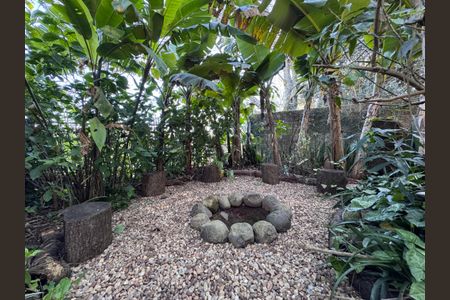 Casa à venda com 247m², 3 quartos e 4 vagas Casa à venda com 247m², 3 quartos e 4 vagasQuintal