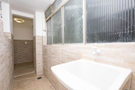 Apartamento para alugar com 65m², 2 quartos e sem vagaÁrea de Serviço