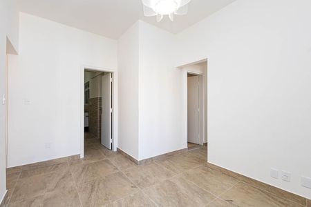 Apartamento para alugar com 65m², 2 quartos e sem vagaSala
