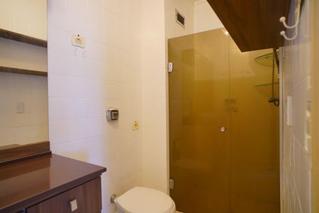 Banheiro  de apartamento à venda com 2 quartos, 85m² em Petrópolis, Porto Alegre