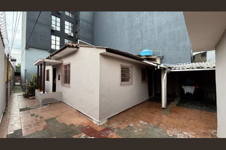 Casa para alugar com 230m², 4 quartos e sem vagaQuintal