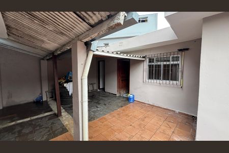 Casa para alugar com 230m², 4 quartos e sem vagaQuintal
