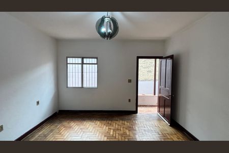 Casa para alugar com 230m², 4 quartos e sem vagaSala