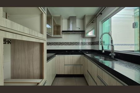 Apartamento à venda com 93m², 3 quartos e 2 vagas Apartamento à venda com 93m², 3 quartos e 2 vagasCozinha