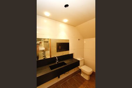 Casa para alugar com 220m², 2 quartos e 1 vagaBanheiro 1