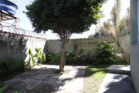 Casa para alugar com 220m², 2 quartos e 1 vagaQuintal