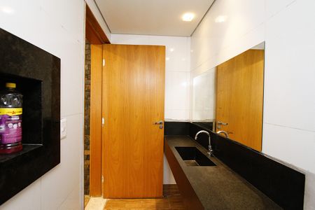 Casa para alugar com 220m², 2 quartos e 1 vagaBanheiro 1