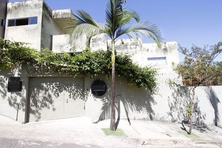 Casa para alugar com 220m², 2 quartos e 1 vagaFachada
