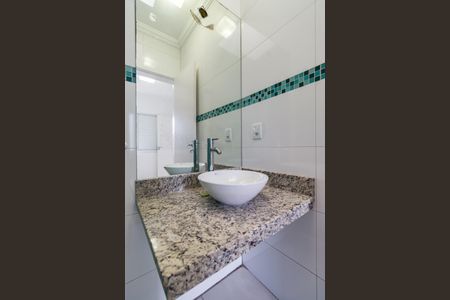 Casa à venda com 148m², 3 quartos e 4 vagasBanheiro Suíte 2