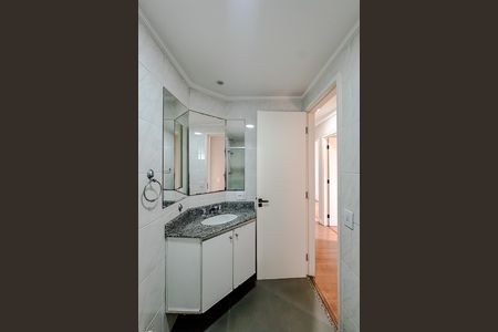 Banheiro social de apartamento para alugar com 3 quartos, 100m² em Mooca, São Paulo