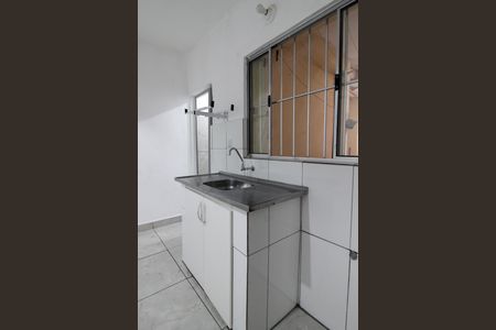 Cozinha de casa para alugar com 1 quarto, 23m² em Jardim Raposo Tavares, São Paulo