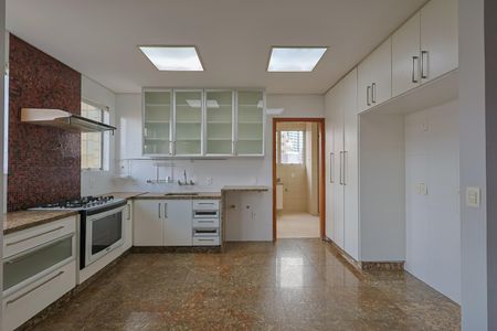 Apartamento à venda com 240m², 3 quartos e 2 vagas Apartamento à venda com 240m², 3 quartos e 2 vagasCozinha