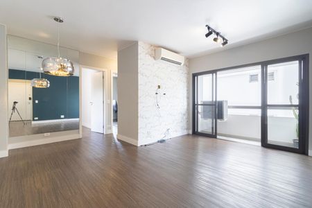 Sala de apartamento para alugar com 2 quartos, 70m² em Vila Nova Conceição, São Paulo