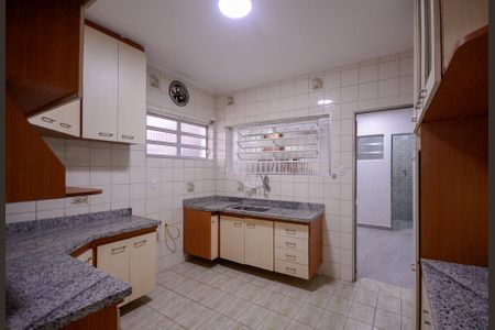 Casa à venda com 133m², 3 quartos e 2 vagasCozinha 