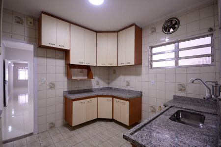 Casa à venda com 133m², 3 quartos e 2 vagasCozinha 