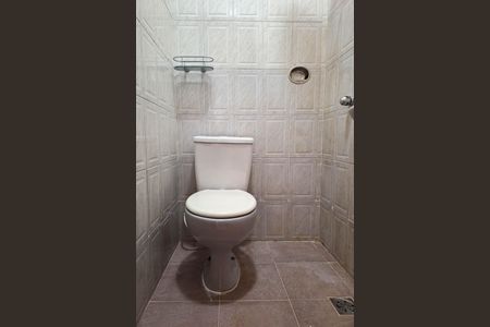 Casa de condomínio à venda com 104m², 3 quartos e 1 vaga Casa de condomínio à venda com 104m², 3 quartos e 1 vagaBanheiro Social 1