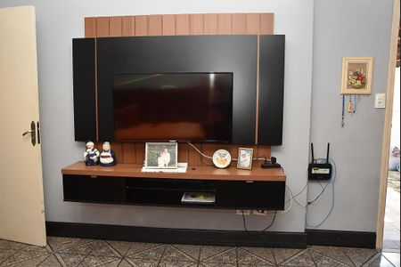 Casa à venda com 180m², 2 quartos e 1 vaga Casa à venda com 180m², 2 quartos e 1 vagaCasa 3- Sala