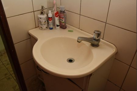 Casa à venda com 180m², 2 quartos e 1 vaga Casa à venda com 180m², 2 quartos e 1 vagaCasa 2- Banheiro social