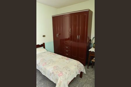 Casa à venda com 180m², 2 quartos e 1 vaga Casa à venda com 180m², 2 quartos e 1 vagaCasa 4- Quarto