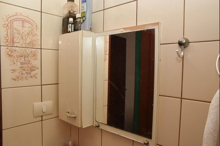 Casa à venda com 180m², 2 quartos e 1 vaga Casa à venda com 180m², 2 quartos e 1 vagaCasa 2- Banheiro social