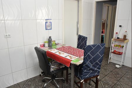 Casa à venda com 180m², 2 quartos e 1 vaga Casa à venda com 180m², 2 quartos e 1 vagaCasa 3- Cozinha