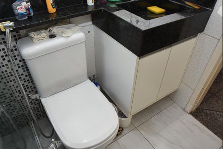 Casa à venda com 180m², 2 quartos e 1 vaga Casa à venda com 180m², 2 quartos e 1 vagaCasa 3- Banheiro social
