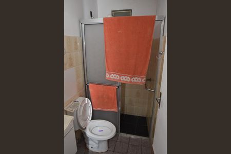Casa à venda com 180m², 2 quartos e 1 vaga Casa à venda com 180m², 2 quartos e 1 vagaCasa 4- Banheiro social