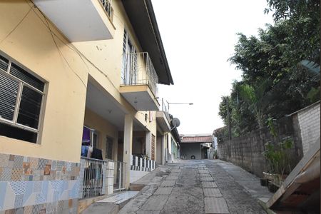 Casa à venda com 180m², 2 quartos e 1 vaga Casa à venda com 180m², 2 quartos e 1 vagaFachada