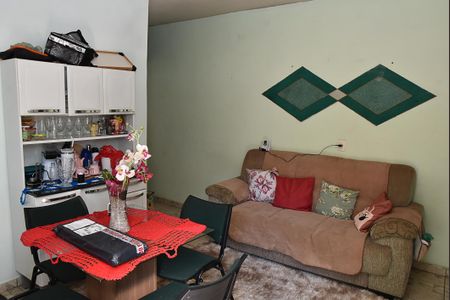 Casa à venda com 180m², 2 quartos e 1 vaga Casa à venda com 180m², 2 quartos e 1 vagaCasa 2- Sala