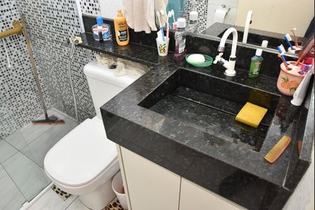 Casa à venda com 180m², 2 quartos e 1 vaga Casa à venda com 180m², 2 quartos e 1 vagaCasa 3- Banheiro social