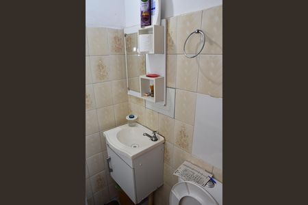Casa à venda com 180m², 2 quartos e 1 vaga Casa à venda com 180m², 2 quartos e 1 vagaCasa 4- Banheiro social