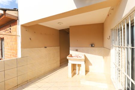 Casa para alugar com 100m², 2 quartos e 1 vagaÁrea de serviço