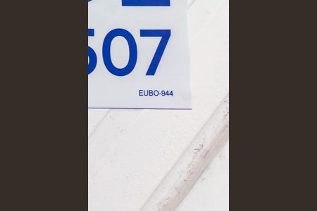 Casa à venda com 220m², 4 quartos e 1 vaga Casa à venda com 220m², 4 quartos e 1 vagaEUBO-944