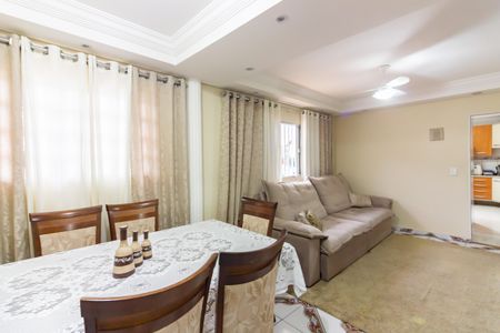 Casa à venda com 220m², 4 quartos e 1 vaga Casa à venda com 220m², 4 quartos e 1 vagaSala