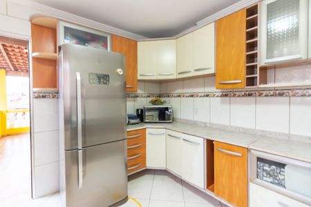 Casa à venda com 220m², 4 quartos e 1 vaga Casa à venda com 220m², 4 quartos e 1 vagaCozinha