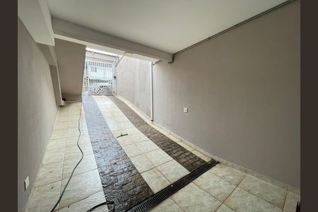 Garagem de casa para alugar com 3 quartos, 170m² em Jardim Ester, São Paulo