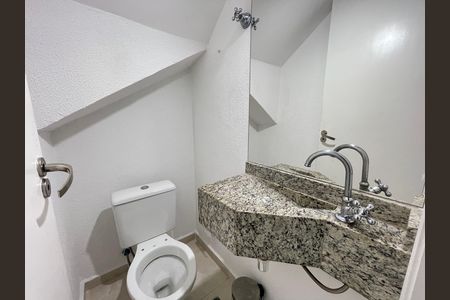 Lavabo de casa para alugar com 3 quartos, 170m² em Jardim Ester, São Paulo