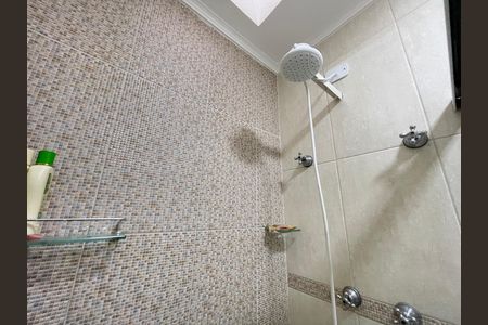Casa para alugar com 170m², 3 quartos e 6 vagasBanheiro social 
