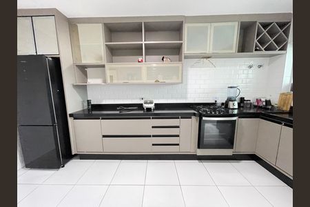 Cozinha de casa para alugar com 3 quartos, 170m² em Jardim Ester, São Paulo