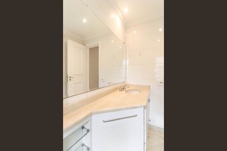 Apartamento para alugar com 190m², 3 quartos e 3 vagas Apartamento para alugar com 190m², 3 quartos e 3 vagasBanheiro da Suíte 2