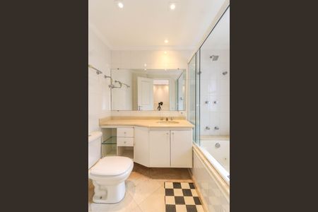 Apartamento para alugar com 190m², 3 quartos e 3 vagas Apartamento para alugar com 190m², 3 quartos e 3 vagasBanheiro da Suíte 1