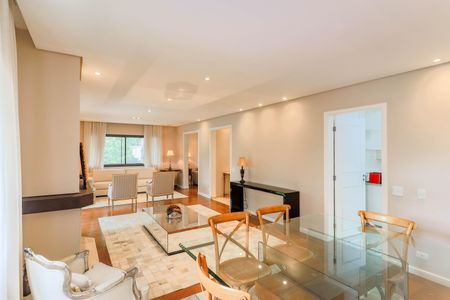 Apartamento para alugar com 190m², 3 quartos e 3 vagas Apartamento para alugar com 190m², 3 quartos e 3 vagasSala