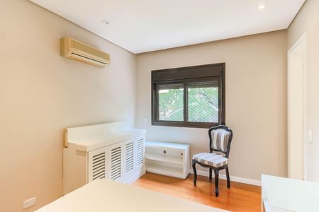 Apartamento para alugar com 190m², 3 quartos e 3 vagas Apartamento para alugar com 190m², 3 quartos e 3 vagasSuíte 2