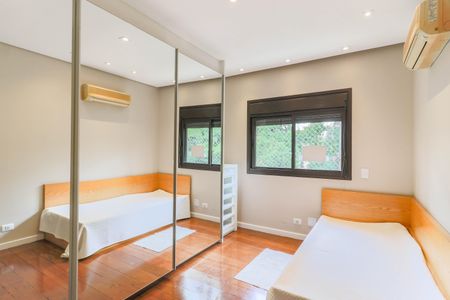 Apartamento para alugar com 190m², 3 quartos e 3 vagas Apartamento para alugar com 190m², 3 quartos e 3 vagasQuarto