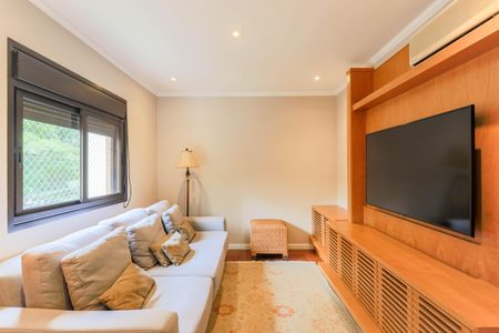Apartamento para alugar com 190m², 3 quartos e 3 vagas Apartamento para alugar com 190m², 3 quartos e 3 vagasSala de TV