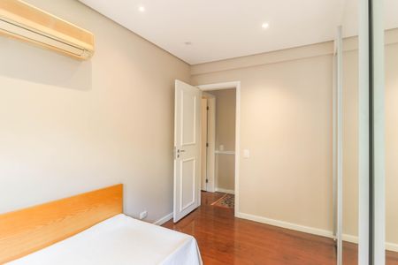 Apartamento para alugar com 190m², 3 quartos e 3 vagas Apartamento para alugar com 190m², 3 quartos e 3 vagasQuarto
