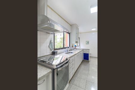 Apartamento para alugar com 190m², 3 quartos e 3 vagas Apartamento para alugar com 190m², 3 quartos e 3 vagasCozinha