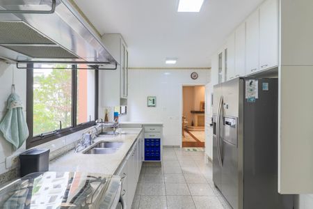 Apartamento para alugar com 190m², 3 quartos e 3 vagas Apartamento para alugar com 190m², 3 quartos e 3 vagasCozinha