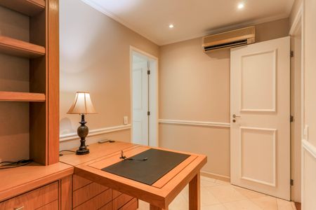 Apartamento para alugar com 190m², 3 quartos e 3 vagas Apartamento para alugar com 190m², 3 quartos e 3 vagasEscritório