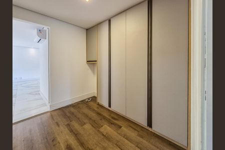 Apartamento à venda com 233m², 3 quartos e 3 vagas Apartamento à venda com 233m², 3 quartos e 3 vagasCorredor Suites